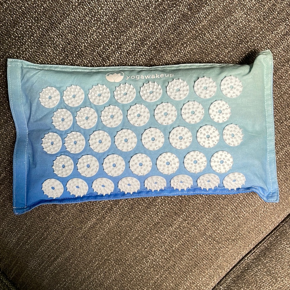 Yogawakeup Acupressure Pillow